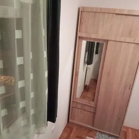 Apartman K7 페일